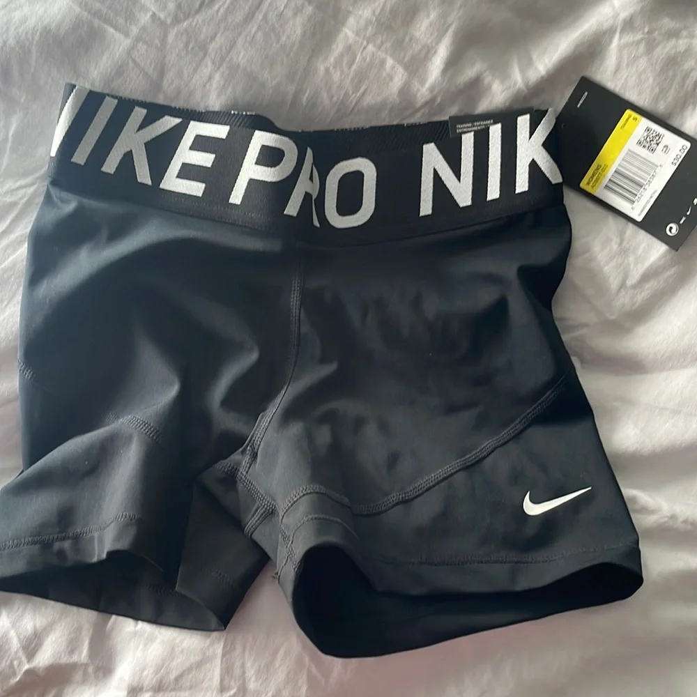 Shorts - Picture 1 of 3